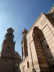 Комплекс султана Аль-Назира Мухаммада Ибн Калауна включает медресе, госпиталь и мавзолей.