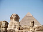 Сфинкс и Вторая пирамида (приписывается фараону Хафра).