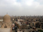 Вид на Исламский Каир с минарета Южных ворот (Баб Зувейла).