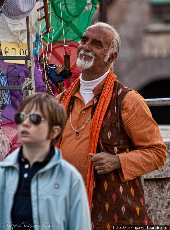 Очень мне понравились вот эти два персонажа, бодрые стильные старикашки. Перуджа, Италия