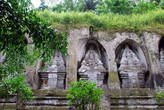 Гробницы Гунунг Кави