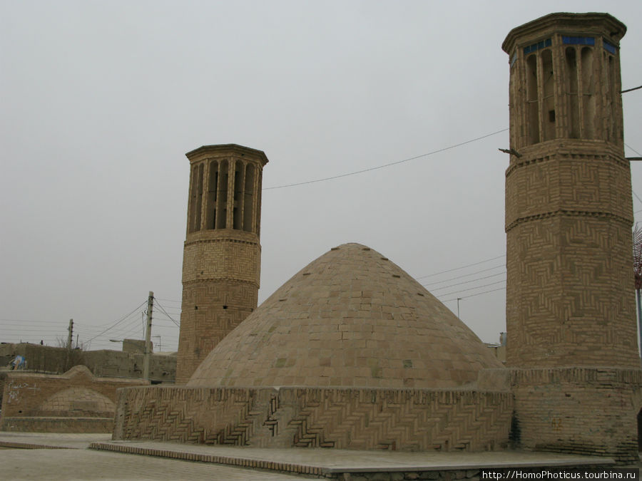 Резервуар для воды Мейбод, Иран