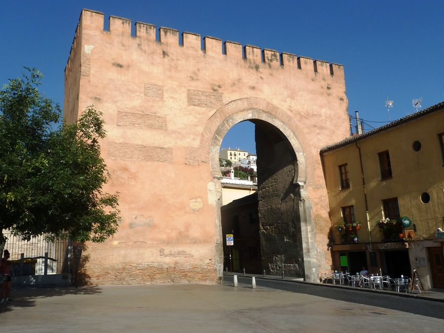 Ворота Пуэрта-де-Эльвира Гранада, Испания