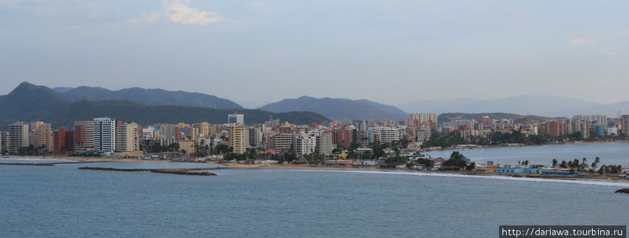 Панорама города Пуэрто-Ла-Крус, Венесуэла