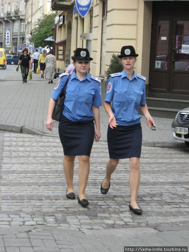 Дивчата-милиционеры Львов, Украина