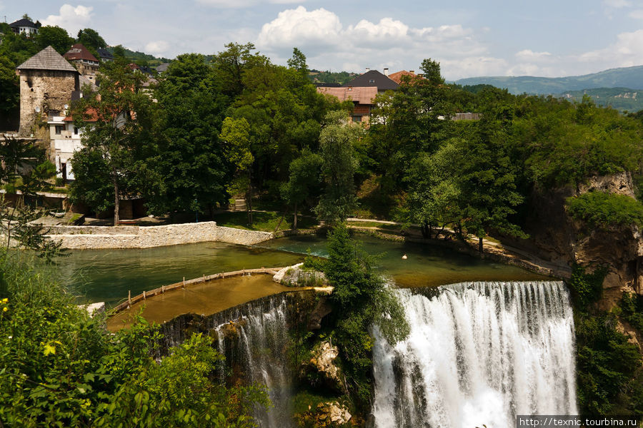 Водопад и крепость в Яйце Яйце, Босния и Герцеговина