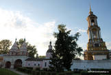 Ризоположенский монастырь, основанный в 13 веке.