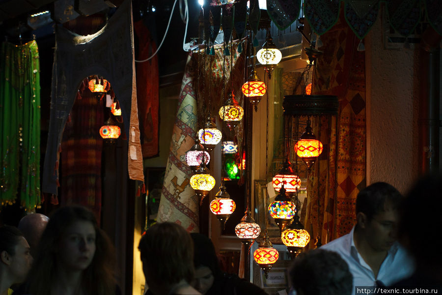 Такие же фонарики в огромном количестве продаются на Grand Bazaar`е в Стамбуле Сараево, Босния и Герцеговина