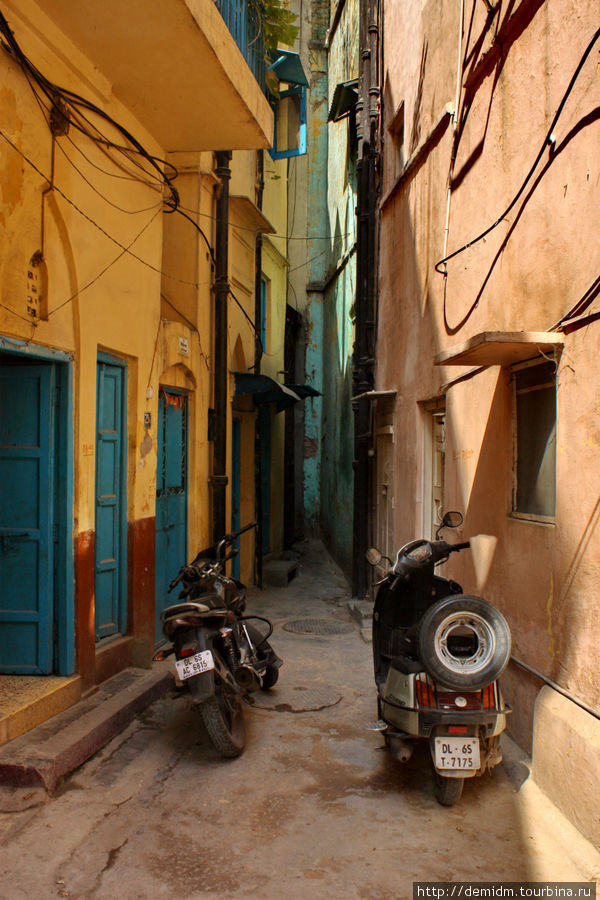 На улочках Дели Дели, Индия