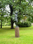В Александровском парке немало подобных скульптур
