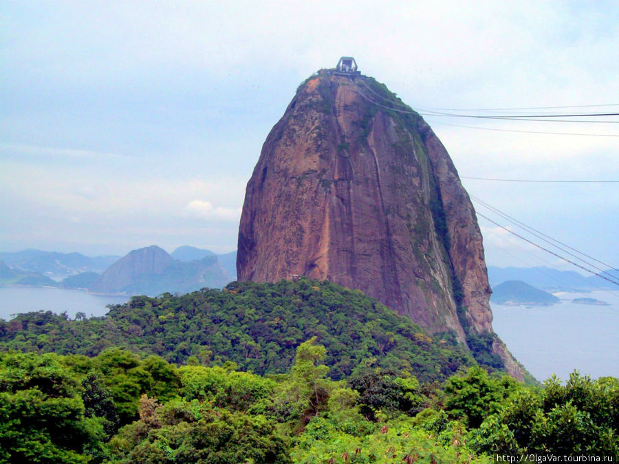 На Сахарную голову ходит фуникулер, чем не преминули воспользоваться Рио-де-Жанейро, Бразилия