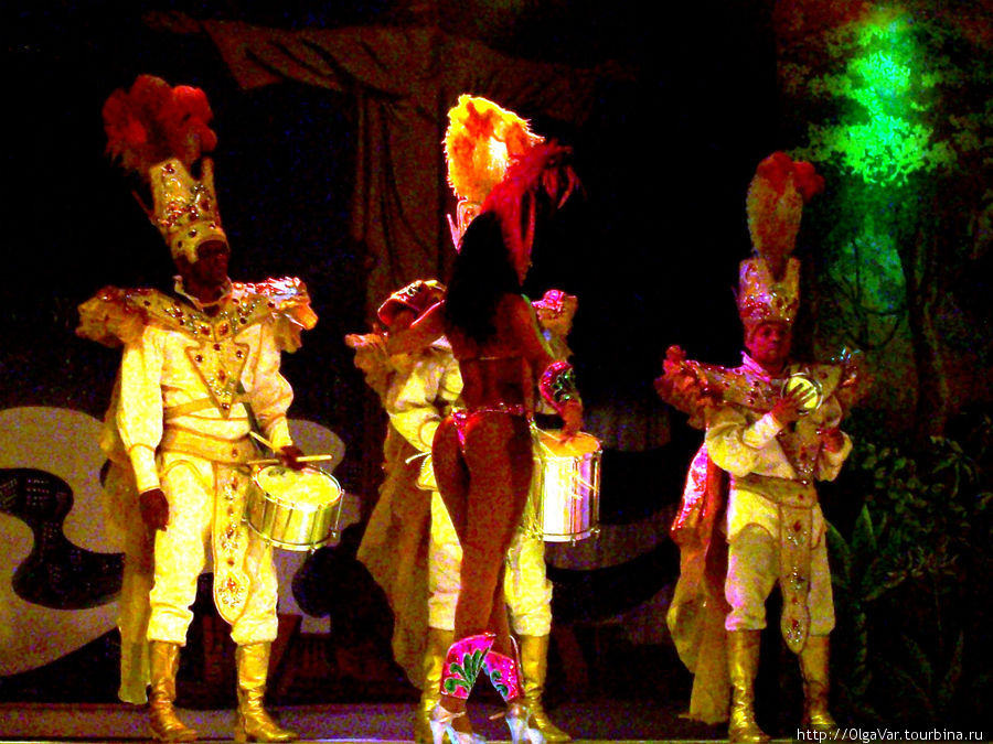 Потрясающие формы этой танцовщицы приковывали взгляд не только мужчин — Лопес отдыхает Рио-де-Жанейро, Бразилия