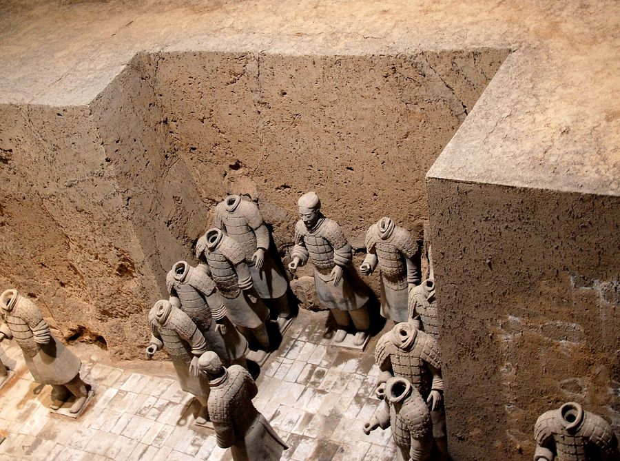В 1994 г. был обнаружен подземный генштаб — собрание высших военачальников. Сиань, Китай