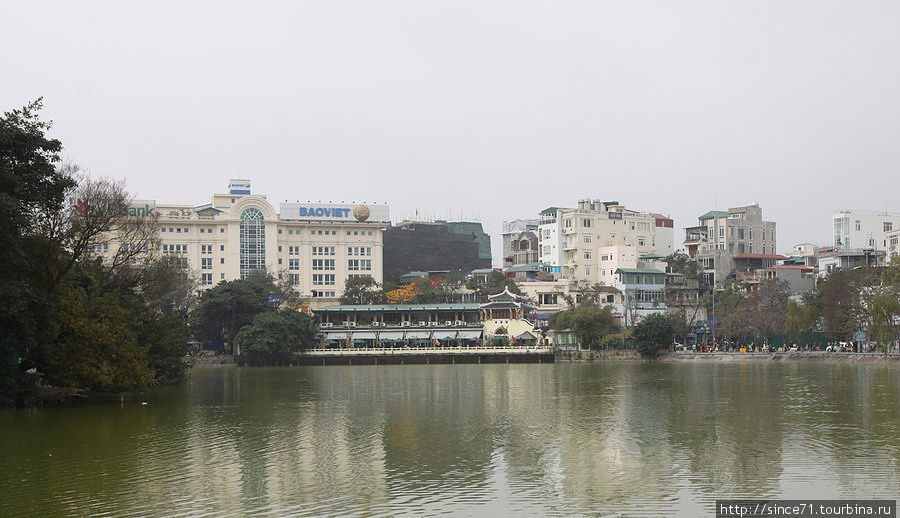 Прогулки по Ханою. Озеро Хоан Кием. Ханой, Вьетнам