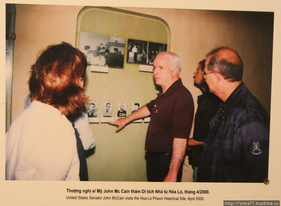 27. В последние годы Джон Маккейн многократно посещал Ханой Хилтон. Его воспоминания и воспоминания других заключённых резко разняться с официальной версией. Ханой, Вьетнам