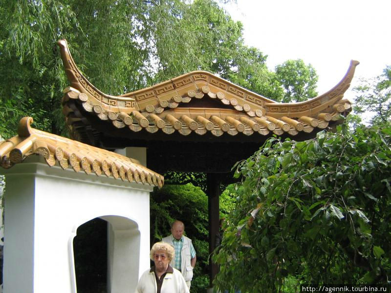 Беседка в Китайском саду Мюнхен, Германия
