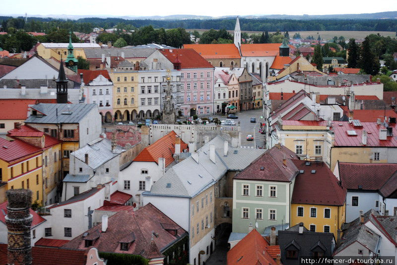 Центральная площадь с чумной колонной Йиндржихув-Градец, Чехия