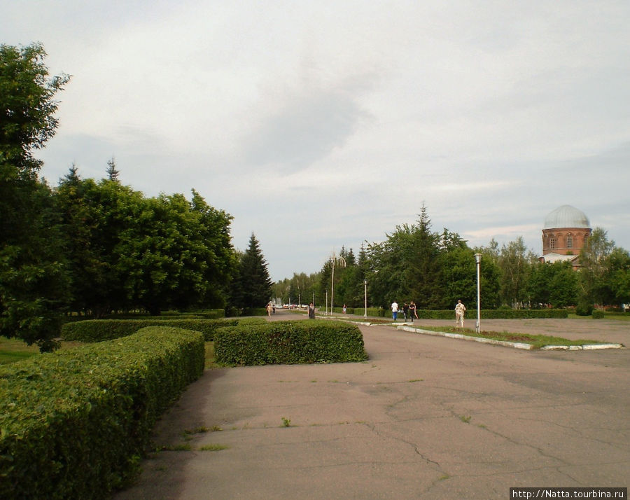 Аллея между улицами Ленина и Красноармейской Бийск, Россия