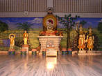 Внутри непальского храма