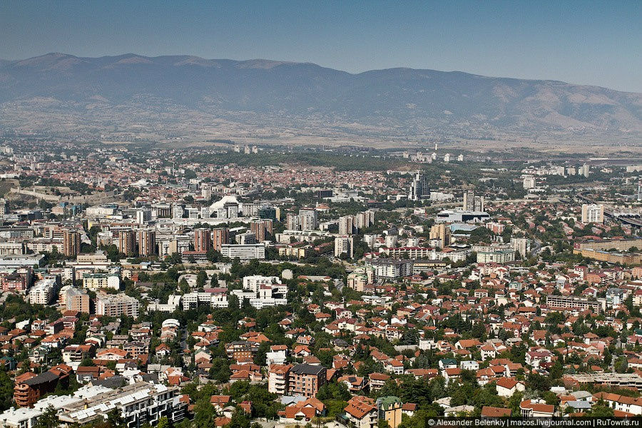 А вот такой вид на Скопье открывается сверху. Скопье, Северная Македония