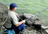 Любителей рыбной ловли можно видеть на водохранилище круглый год