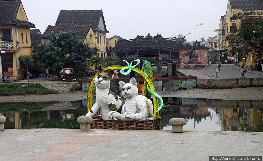 1. Японский мост — символ города Хойан, Вьетнам