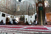 Мы побывали в главной мечети страны, она очень древняя и интересная. И сильно отличается от всего виденного мной раньше.