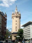 Другая сторожевая башня Эйшенхаймер Турм (1428 г.).