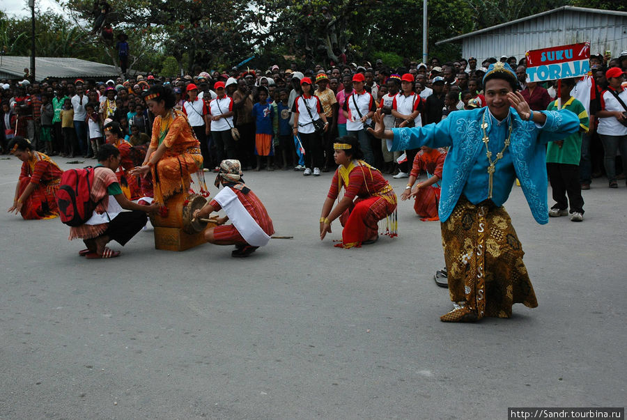 Балием-8: Карнавал Вамена, Индонезия