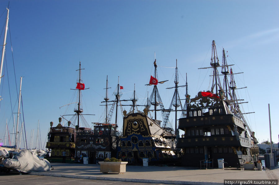 Пиратские корабли Хаммамет, Тунис