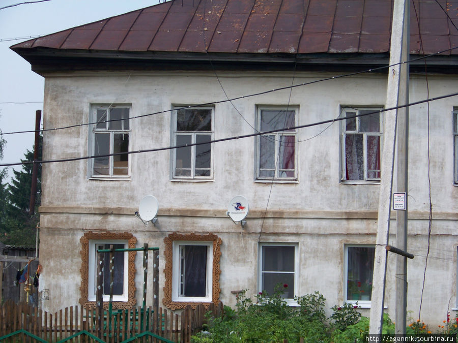 На первом этаже сохранились резные наличники Пошехонье, Россия