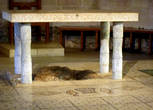 Древняя мозаика почти полностью сохранилась, и является главным украшением храма.
