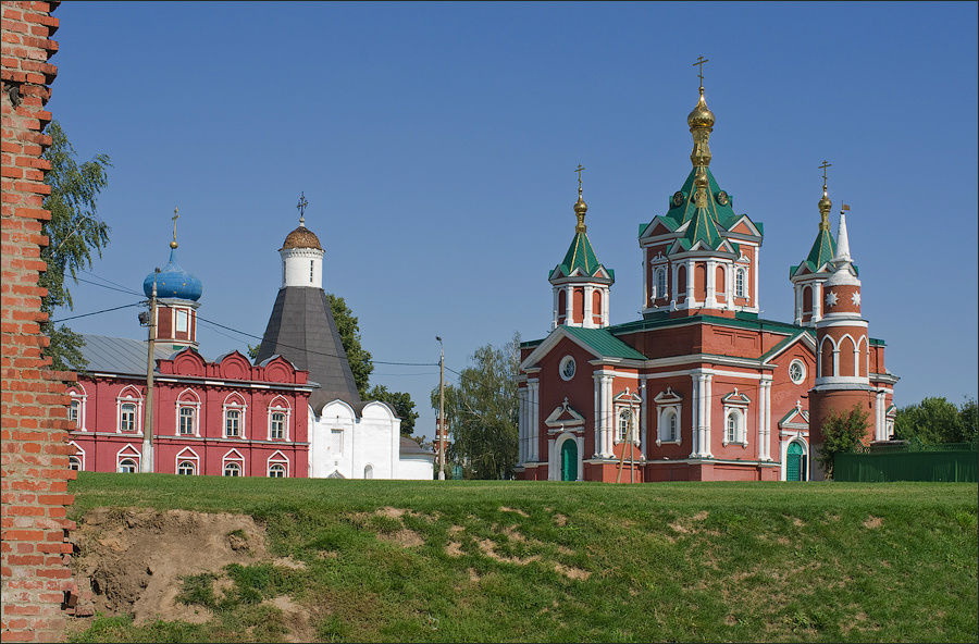 Успенская церковь и Крестовоздвиженский собор Коломна, Россия