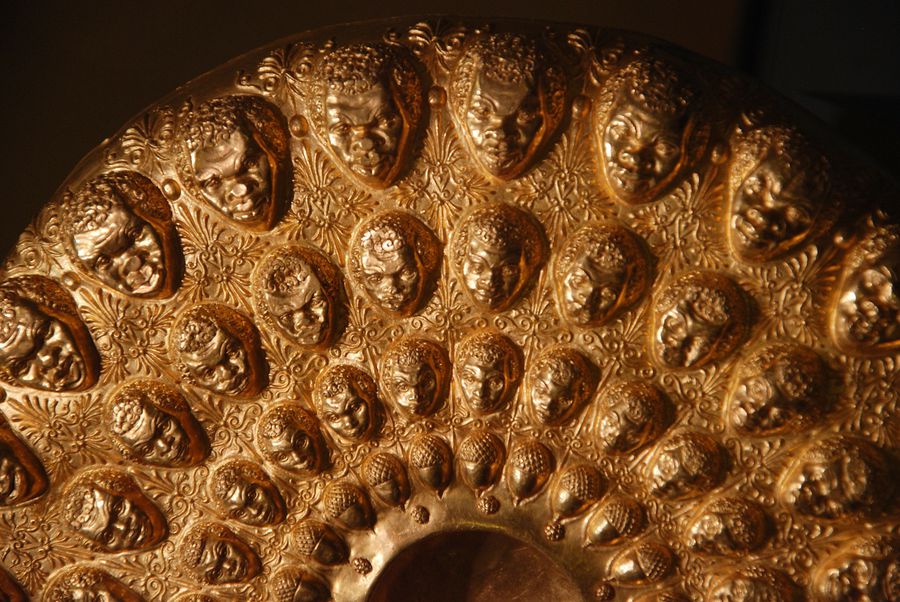 Фракийский клад и золотая маска царя Терес Болгария