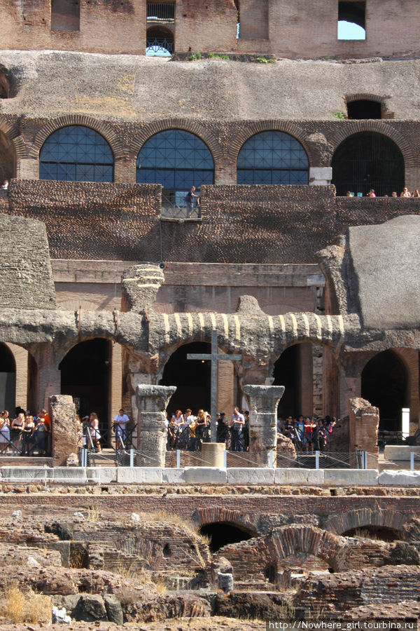 Внутренности Колизея Рим, Италия