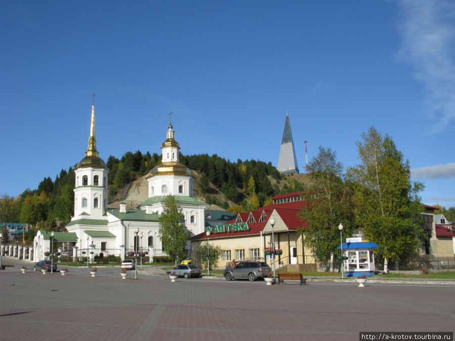 Церковь у речного порта Ханты-Мансийск, Россия