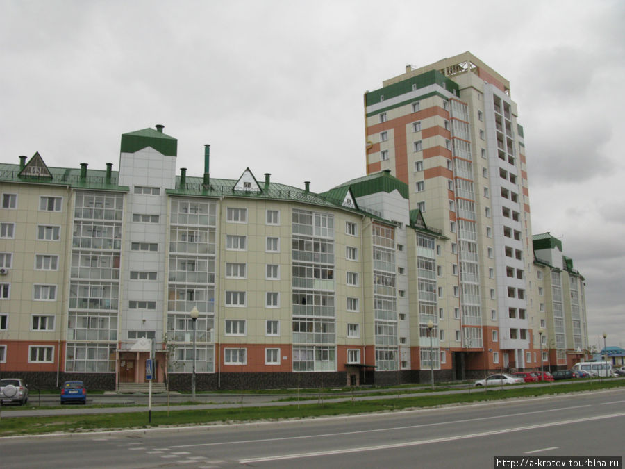 Ханты-Мансийск: дома старые и новые Ханты-Мансийск, Россия