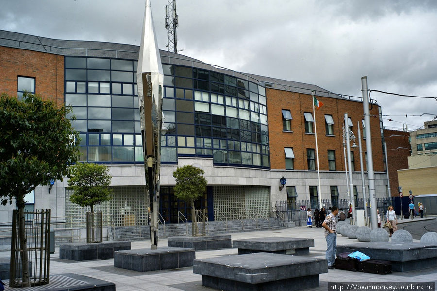 Garda station — полицейский участок возле главного автовокзала Busaras. Дублин, Ирландия