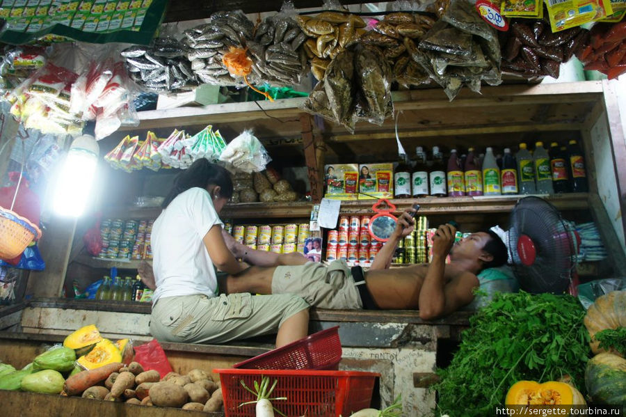 Продавцы Пуэрто-Принсеса, остров Палаван, Филиппины
