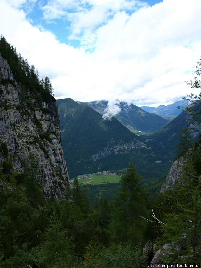 Вид с площадки возле Мамонтовой пещеры Обертраун, Австрия