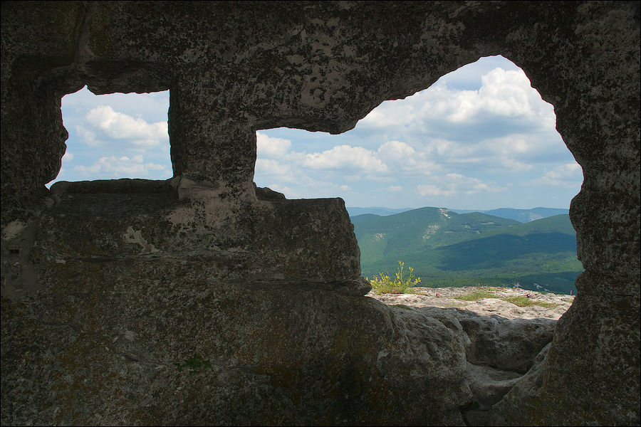 Пещера под башней, июнь 2006 г. Область Севастополь, Россия