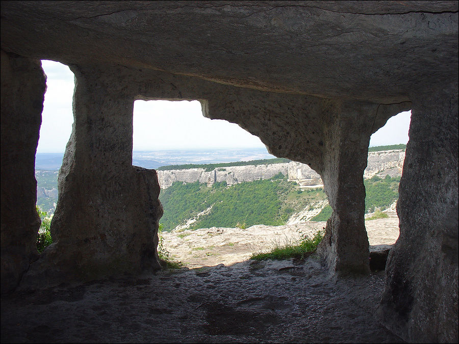 Смежное помещение пещеры Барабан-Коба, июнь 2006 г. Область Севастополь, Россия