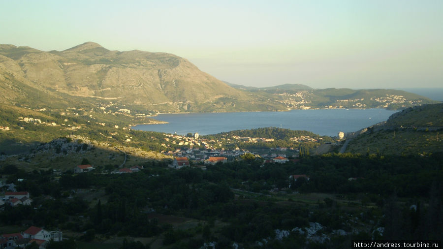 Вид из Боснии на хорватское побережье Черногория