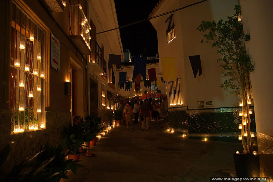 Фестиваль Luna Mora при свете 20 000 свечек, Guaro,  Малага Малага, Испания