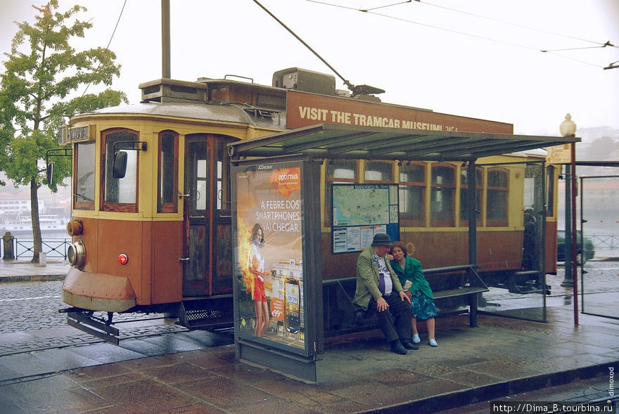 Водитель трамвая и его женщина Порту, Португалия