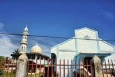 Мечеть и христианский храм