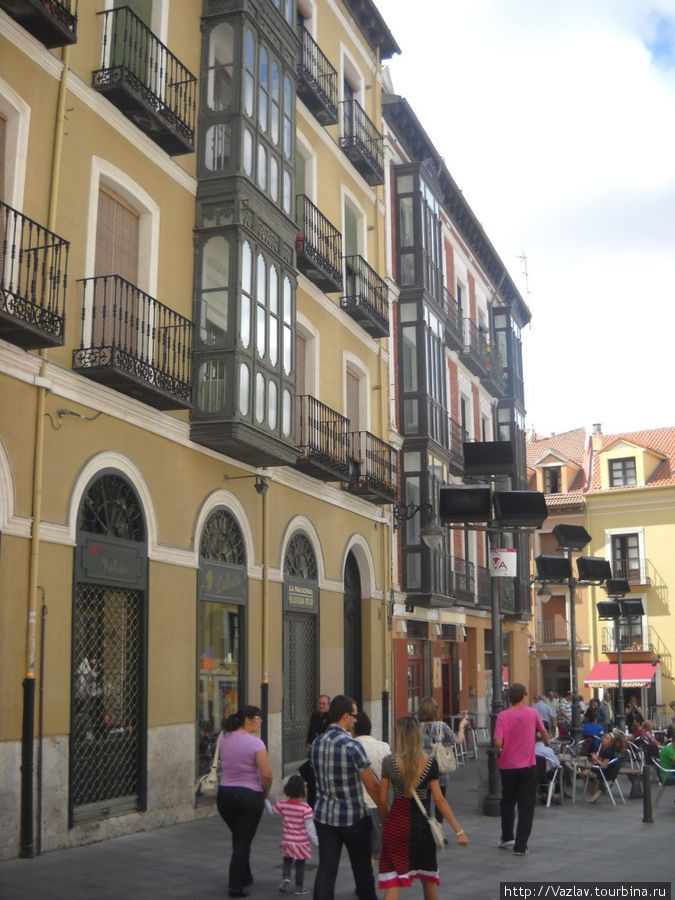 Балконы в испанском стиле Вальядолид, Испания