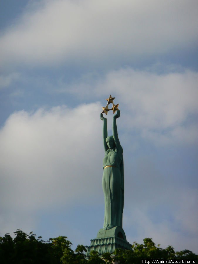 статуя свободы Рига, Латвия статуя свободы Рига, Латвия
