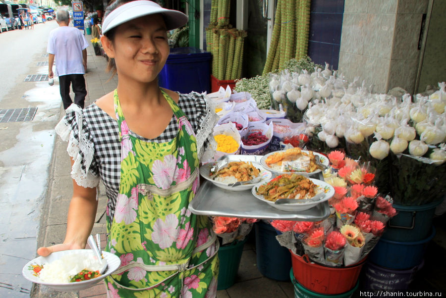 Цветочников и цветочниц тоже надо кормить Бангкок, Таиланд