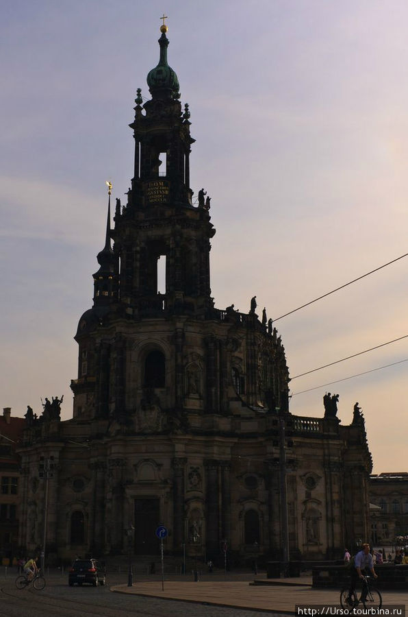 Сумрачный тевтонский гений не такой уж и сумрачный... Дрезден, Германия